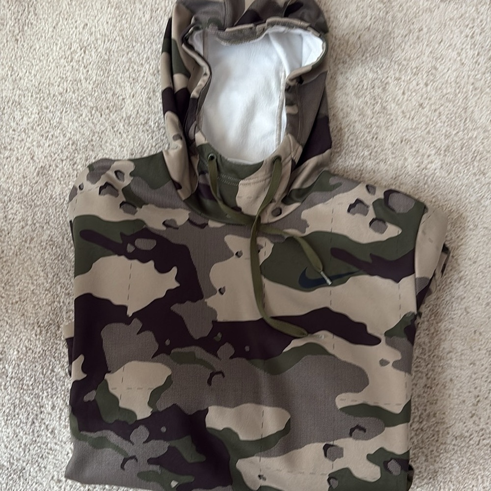 Nike therma fit camouflage hoodie. Size medium. - Picture 4 of 5